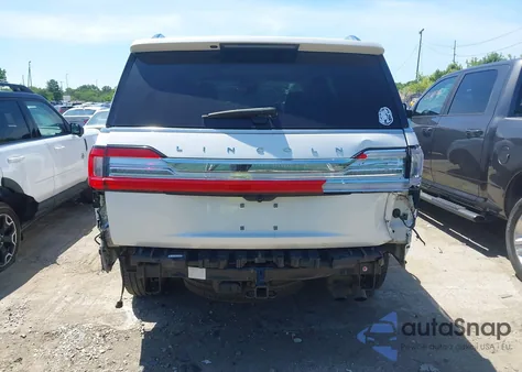 2019 Lincoln Navigator Reserve z USA, uszkodzony, nr VIN 5LMJJ2LT3KEL23203